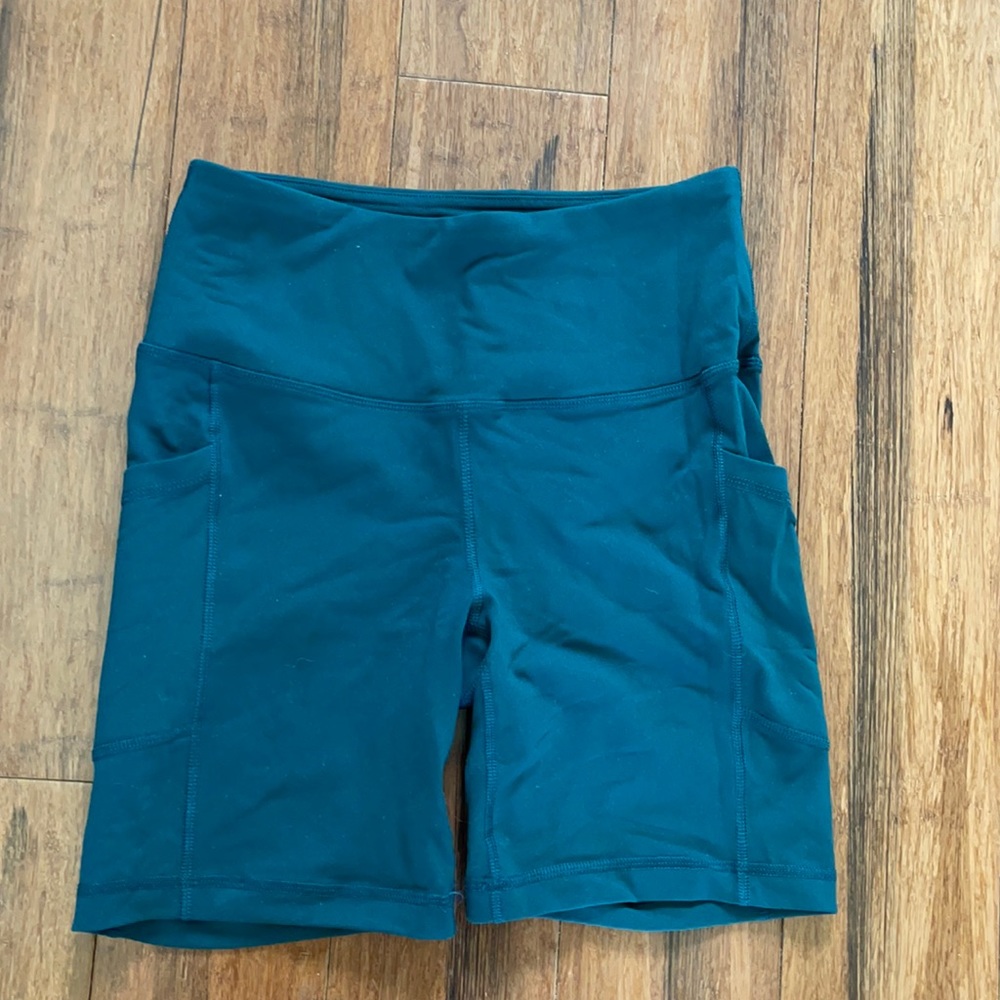 90 degree 9 inch shorts